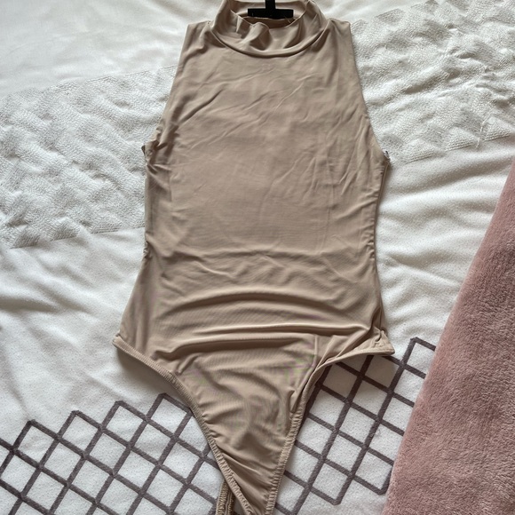 Missguided Tops - Misguided beige high neck bodysuit